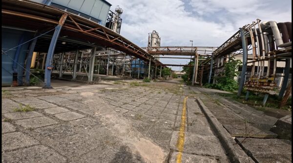 Oil refinery - Image 4